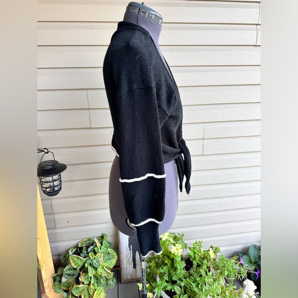 NWT Promesa front wrap tie cardigan in black with white detailing - Picture 10 of 13